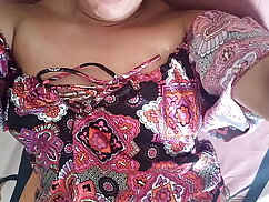 Esta rica y ardiente Mamacita solo quiere follar por atr&aacute_s su posici&oacute_n favorita es el 69